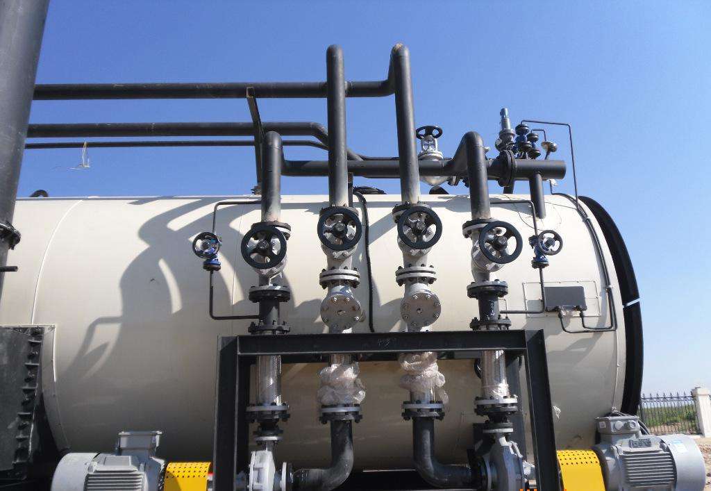 導(dǎo)熱油鍋爐在使用時，如何避免導(dǎo)熱油的溫度超過沸點(diǎn)？